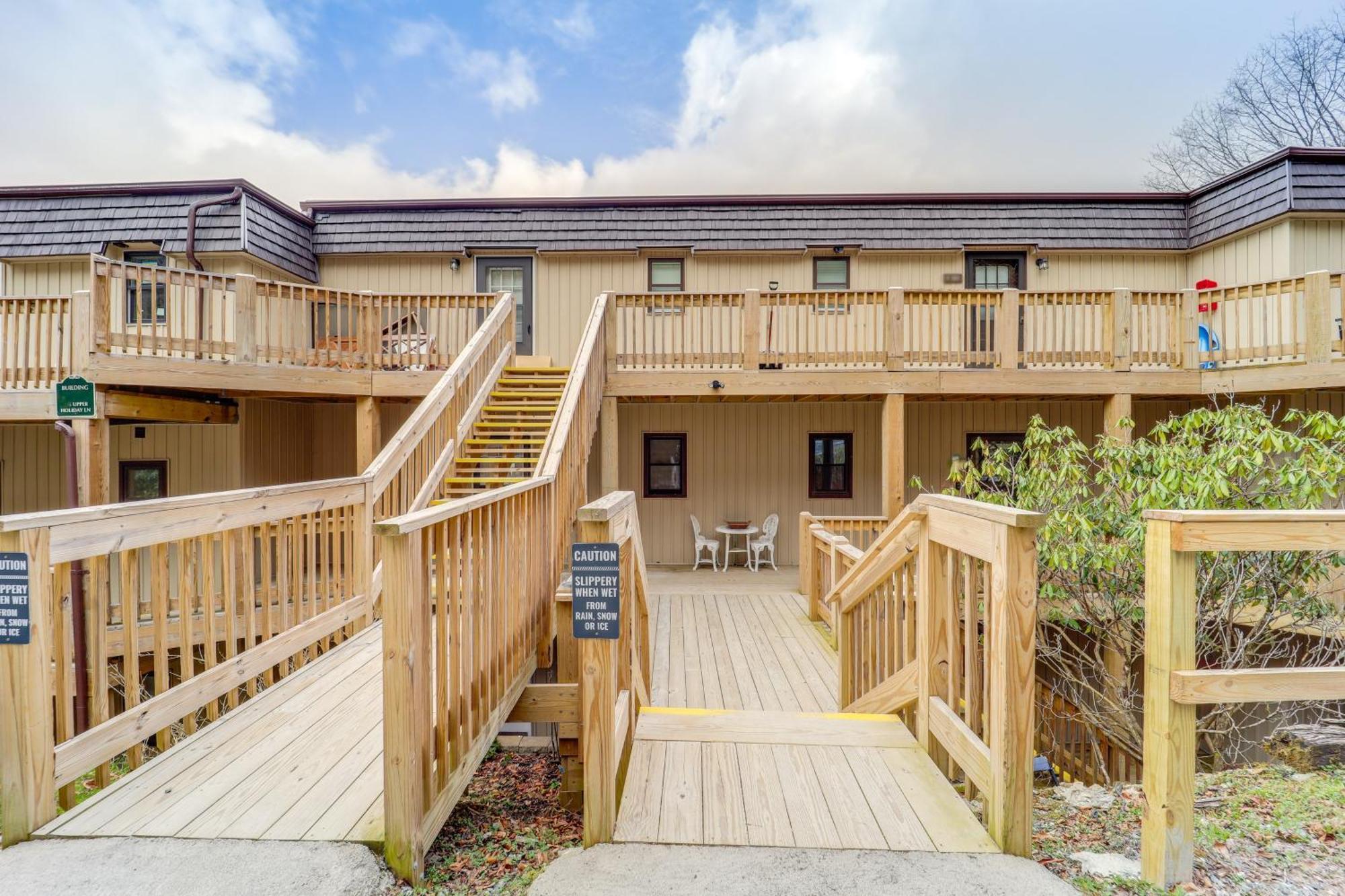 Beech Mountain Studio With Balcony Less Than 1 Mi To Skiing! Exterior photo